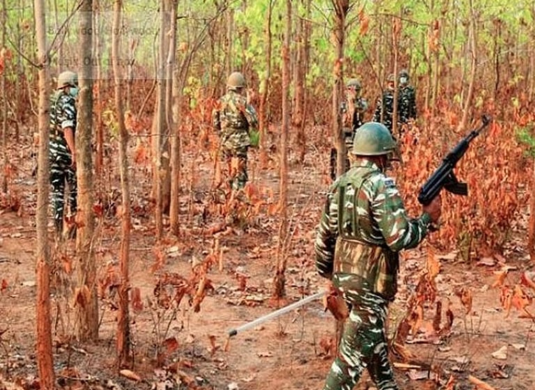 சத்தீஸ்கர்: அமித் ஷா வருகைக்கு முன் நக்சல்கள் தாக்குதல் – 2 கிராம மக்கள் பலி