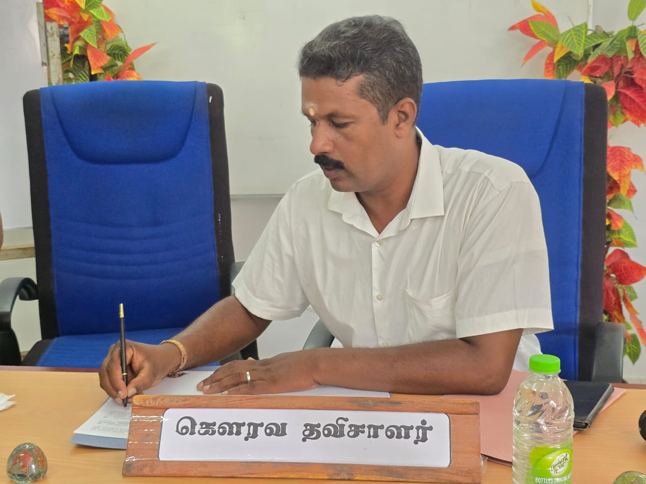 ஊர்காவற்றுறை பிரதேச சபை ‘சைக்கிள்’ வசம்    – தவிசாளராக அன்னலிங்கம் அன்னராசா தெரிவு.