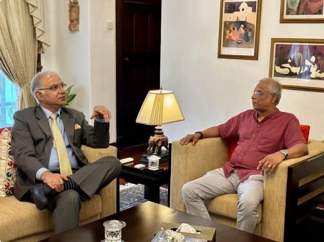 உள்ளூராட்சி சபைத் தேர்தலின் பின்னரான தமிழ்த் தேசியக் கட்சிகளின் நகர்வு என்ன?  – சுமந்திரனிடம் கேட்டறிந்த இந்தியத் தூதுவர்.