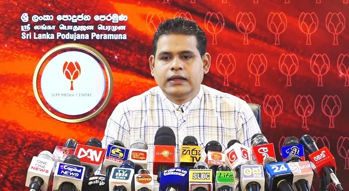 ஆட்சி மாற்றம் திடீரென நடக்கலாம்!  – மொட்டுவின் பேச்சாளர் சஞ்சீவ எதிரிமான்ன சொல்கின்றார்.