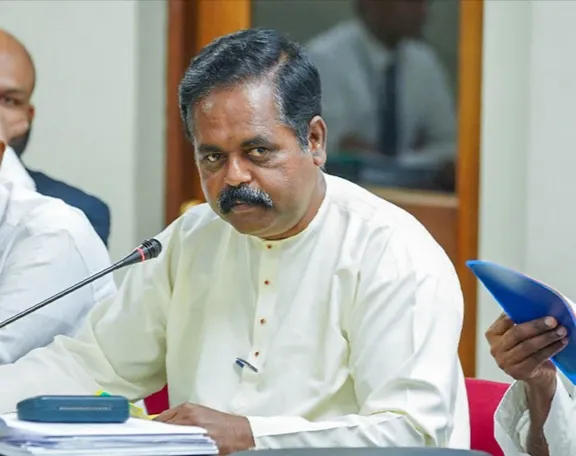 இலங்கை அரசின் படுகொலைகளை அந்த அரசே விசாரிப்பது ஏற்புடையதல்ல  மாற்றான் தாய் மனநிலையுடன் தமிழர்களைக் கையாளாதீர் என வெளிவிவகார அமைச்சர் விஜித ஹேரத்துக்குச் சிறீதரன் பதிலடி.