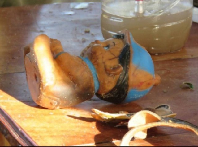 செம்மணி மனிதப் புதைகுழியில் இருந்து  புத்தகப் பை, பொம்மையோடு மீட்கப்பட்ட எலும்புக்கூட்டின் ஆய்வு அறிக்கையை நீதிமன்றில் சமர்ப்பிக்குமாறு கட்டளை.