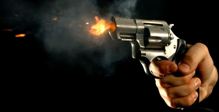 கொழும்பில் களியாட்ட விடுதிக்கு முன்பாகத் துப்பாக்கிப் பிரயோகம்.