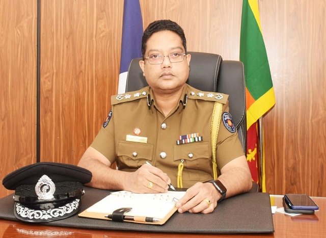 உயிர்த்த ஞாயிறு தினத் தாக்குதல் சம்பவம்:  பொலிஸ் சேவையிலிருந்து நிலந்த ஜெயவர்தன நீக்கம்!