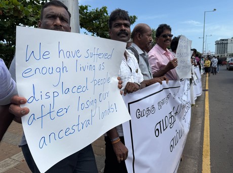 காணி விடுவிப்பை வலியுறுத்தி  வடக்கு மக்கள் கொழும்பில் போராட்டம்!