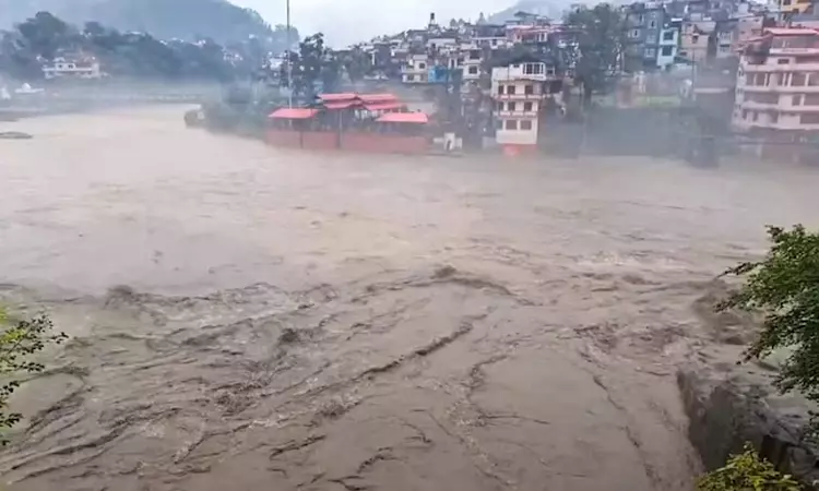 இமாச்சலப் பிரதேச வெள்ளம்: பெற்றோரைப் பறிகொடுத்த 10 மாத குழந்தை உயிர் பிழைத்த அதிசயம்!