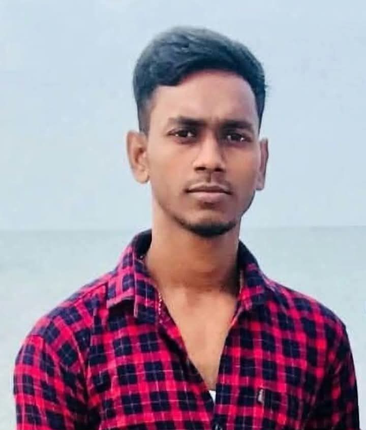 உதைப்பந்தாட்டக் கோல் கம்பம் வீழ்ந்து இளைஞர் ஒருவர் பரிதாபகரமாக மரணம்.