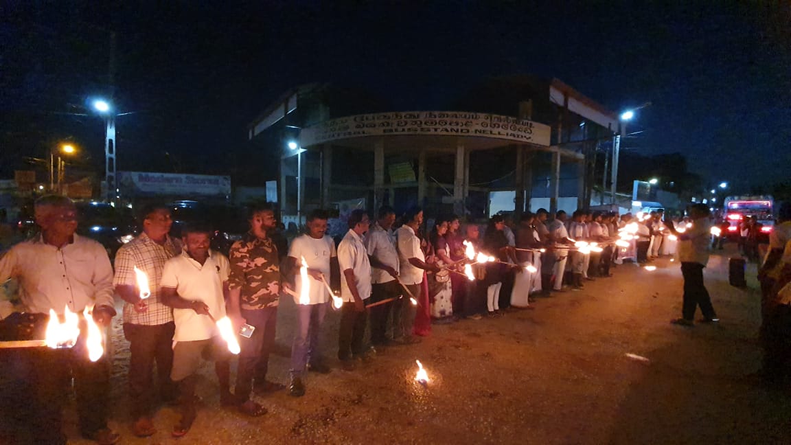 கறுப்பு ஜூலை நினைவேந்தலையொட்டி நெல்லியடியில் தீப்பந்தப் போராட்டம்! – சுமந்திரன் தலைமையில் தமிழரசு பங்கேற்பு.