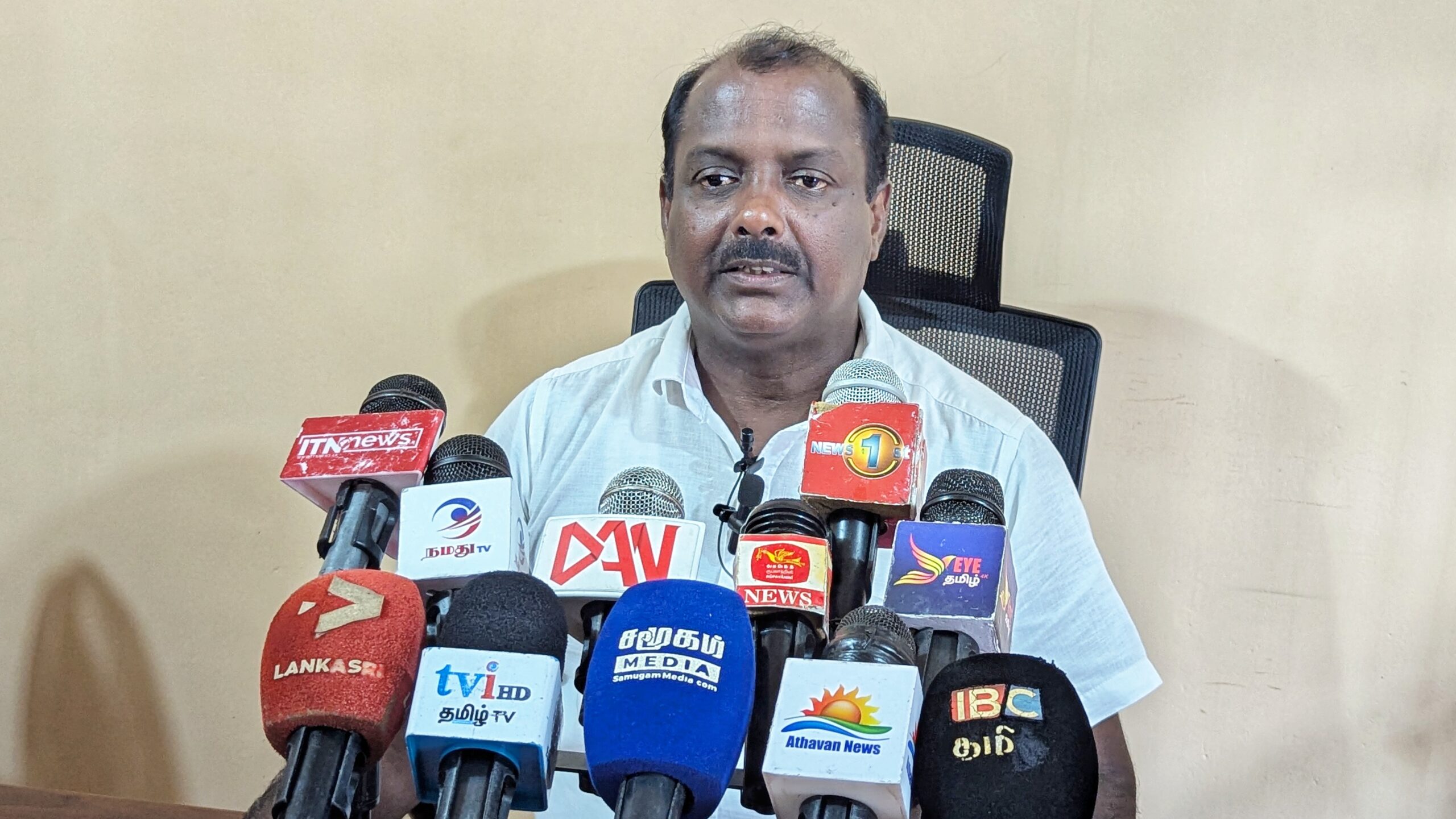 வவுனியா விபுலானந்தாக் கல்லூரி மைதானத்துக்குக் காணி!  – பிரதேச செயலக ஒருங்கிணைப்புக் குழுக் கூட்டத்தில் தீர்மானம்.