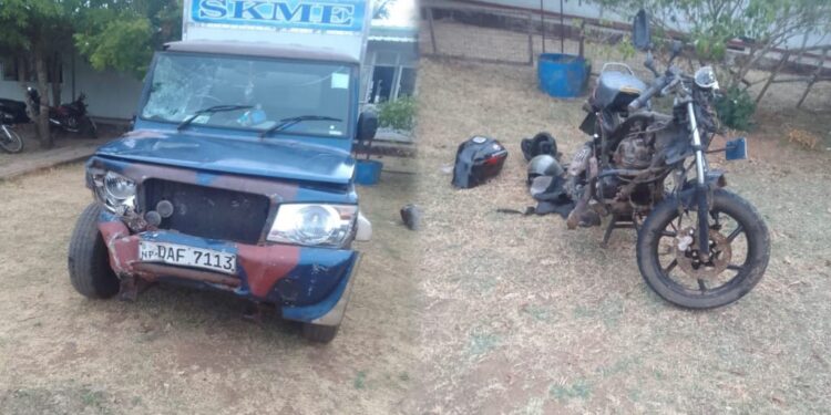 மன்னாரில் கோர விபத்து! 4 வயது சிறுவன் மரணம்!!  – அவரின் தந்தை, தாய், சகோதரி படுகாயம்.