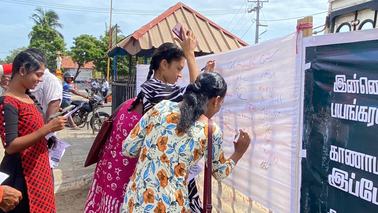 காணாமல் ஆக்கப்பட்ட சகலருக்கும் நீதி வழங்கு  – மன்னாரில் கையெழுத்து வேட்டை.