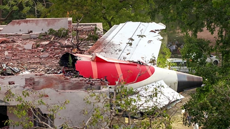 விமான விபத்து: டிஎன்ஏ குளறுபடி – பிரிட்டனுக்கு வந்த உடல்கள் மாறின என உறவினர்கள் புகார்