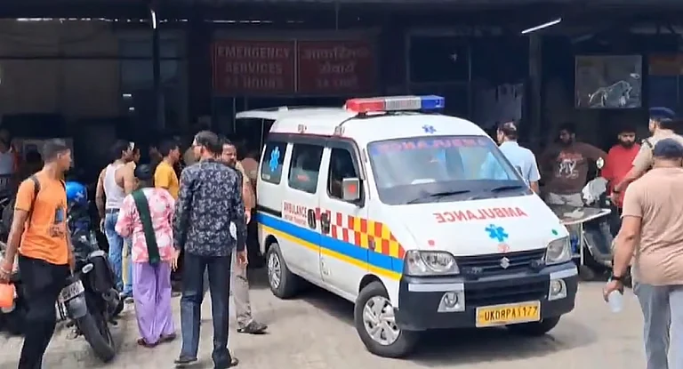 உத்தரகண்ட் மான்சா தேவி கோயிலில் சோகம்: கூட்ட நெரிசலில் சிக்கி 6 பேர் உயிரிழப்பு