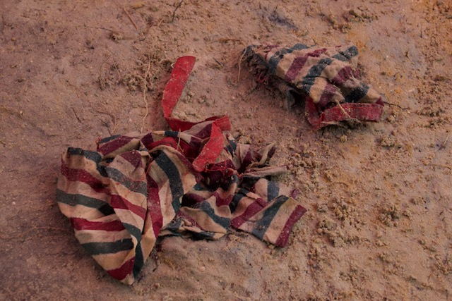 செம்மணியில் சிறுமியின் ஆடை ஒன்று முழுமையாக அகழ்ந்தெடுப்பு!