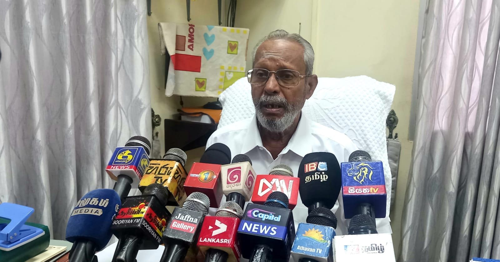 இராணுவத்தை வெளியேறுமாறு வலியுறுத்தும்  ஹர்த்தாலுக்கு அனைவரும் முழு ஆதரவு தர வேண்டும்!  – தமிழரசின் தலைவர் சி.வி.கே. கோரிக்கை.