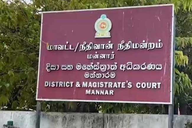 மன்னாரில் வழிமறிக்கப்பட்டிருந்த காற்றாலைப் பாகங்கள் விடுவிப்பு!  நேற்றிரவு உருவான பதற்ற நிலைக்கு இன்று நீதிமன்றத்தில் இணக்கத் தீர்வு.