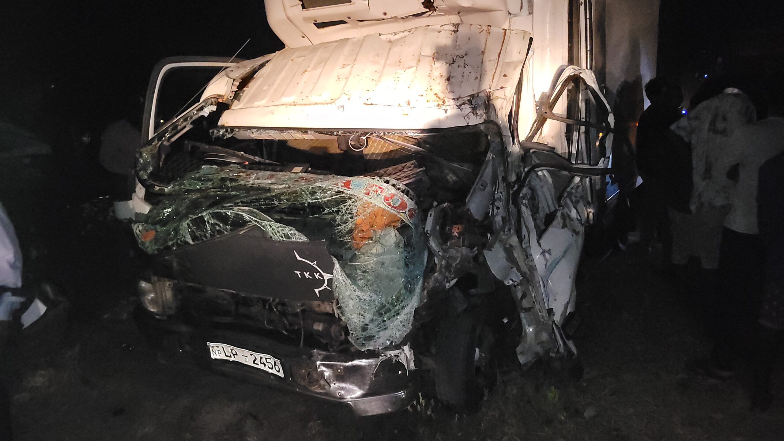 தென்மராட்சியில் 4 வாகனங்கள் ஒன்றுடன் ஒன்று மோதி விபத்து!  – ஒருவர் உயிரிழப்பு; நால்வர் படுகாயம்.