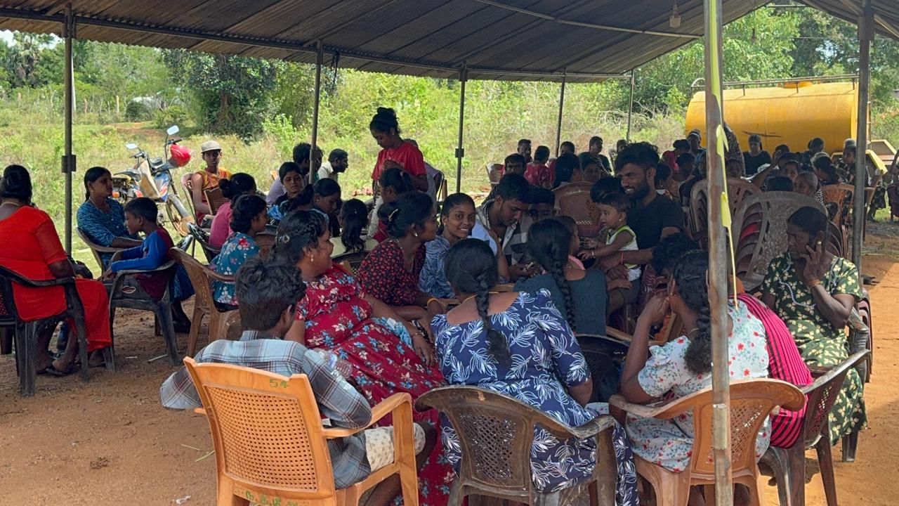 கபில்ராஜ்ஜின் புகழுடல் இன்று நல்லடக்கம் முத்துஐயன்கட்டில் குவிக்கப்பட்ட பொலிஸ்  – தமிழரசுக் கட்சியினர் அஞ்சலி.