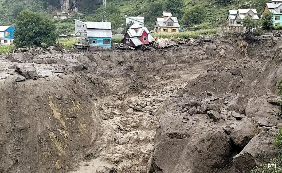 ஜம்மு காஷ்மீரில் மேகவெடிப்பு, நிலச்சரிவு: 46 பேர் பலி, பலி எண்ணிக்கை உயரக்கூடும் என அச்சம்