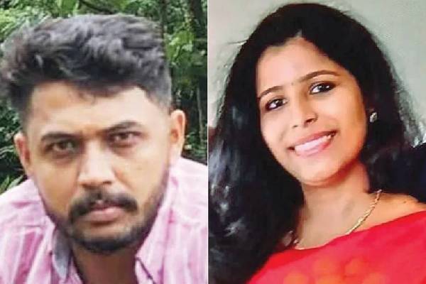 காதலனுக்கு ஜூஸில் விஷம்: பூச்சிக் கொல்லி மருந்து கொடுத்து கொலை செய்த பெண்!