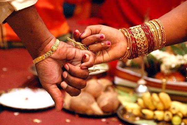 பஞ்சாப் கிராமத்தில் சர்ச்சை: காதல் திருமணங்களுக்குத் தடை விதித்த கிராம சபை