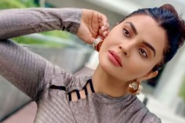 இன்ஸ்டா பிரபலம் சந்தீபா விர்க் கைது: 40 கோடி ரூபாய் பணமோசடி குற்றச்சாட்டு