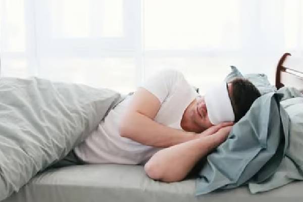 ராஜஸ்தானில் ஒரு அதிசய மனிதர்: அரிய வகை நோயால் வருடத்திற்கு 300 நாட்கள் தூக்கம்!