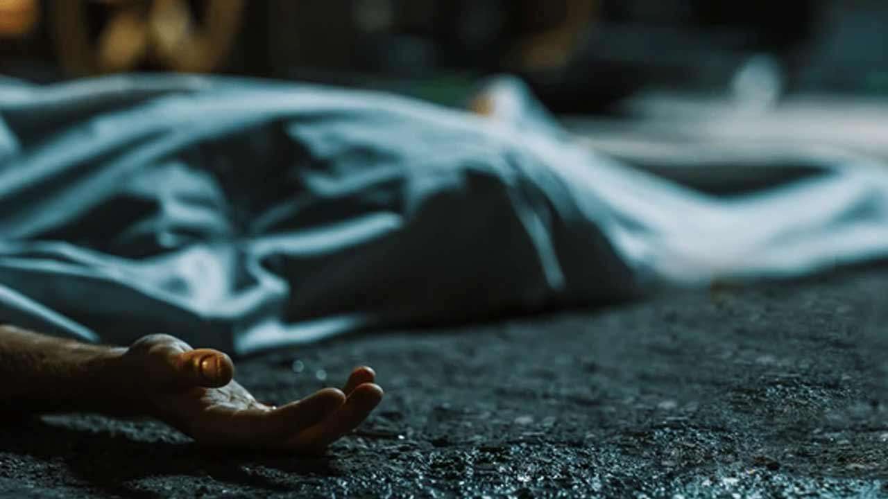 சங்குப்பிட்டியில் சடலமாக மீட்கப்பட்ட பெண் உயிருடன் எரிக்கப்பட்டு கடலில் வீசப்பட்டார்.