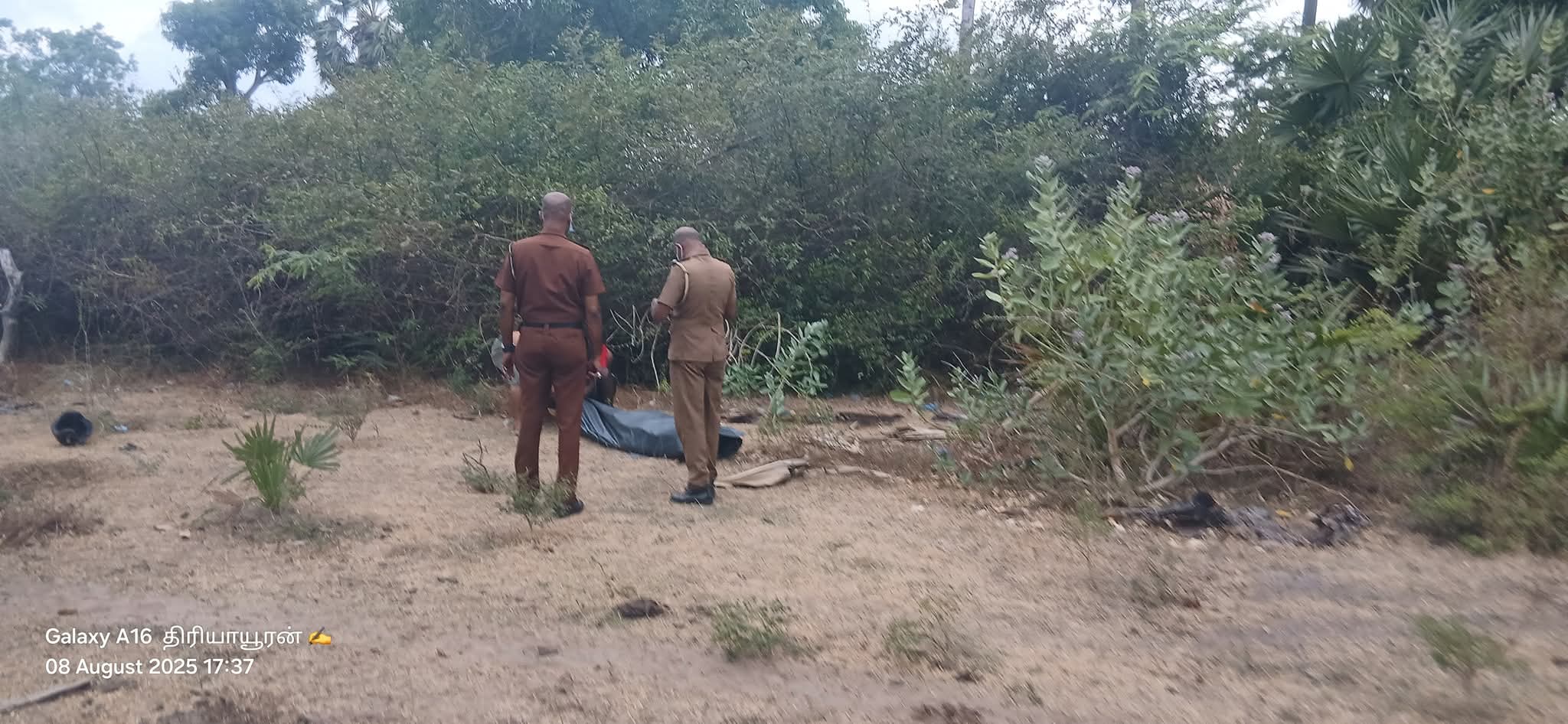 உருக்குலைந்த நிலையில் ஆண் ஒருவரின் சடலம்!  – குச்சவெளியில் இன்று மீட்பு.