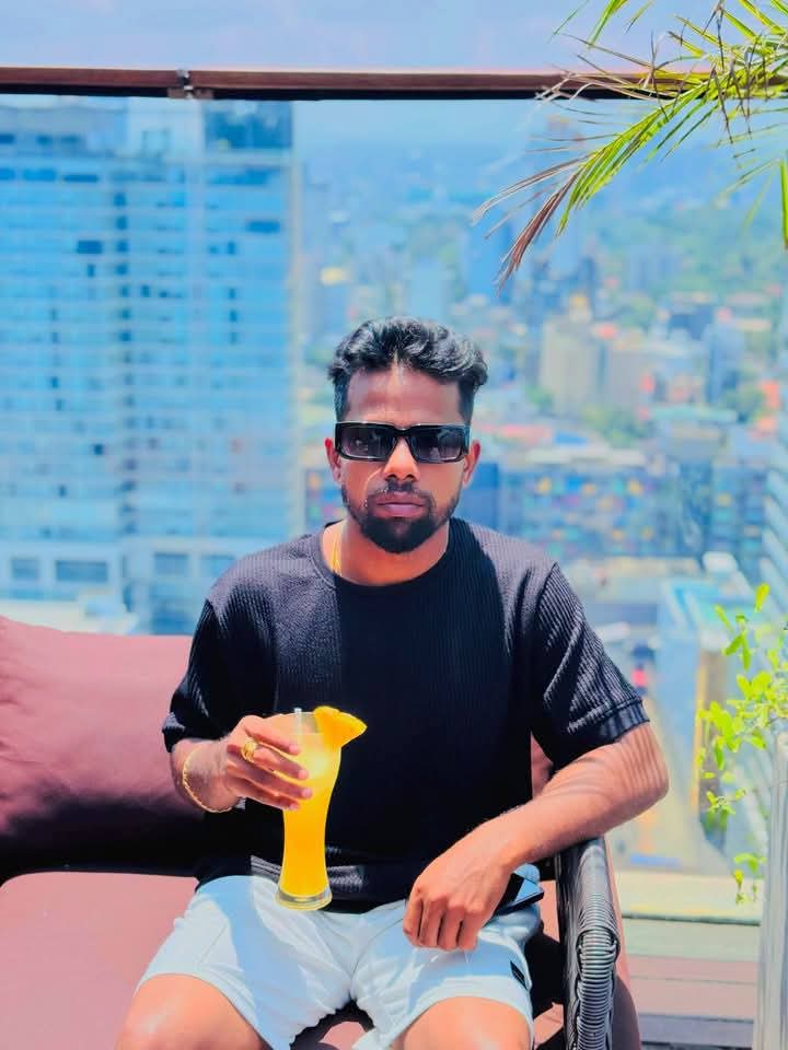 திருமலையில் இரு குழுக்களிடையே மோதல்; இளைஞர் ஒருவர் கத்தியால் குத்திக் கொலை!  – அறுவர் கைது; மேலும் ஒருவரைத் தேடி வலைவீச்சு.