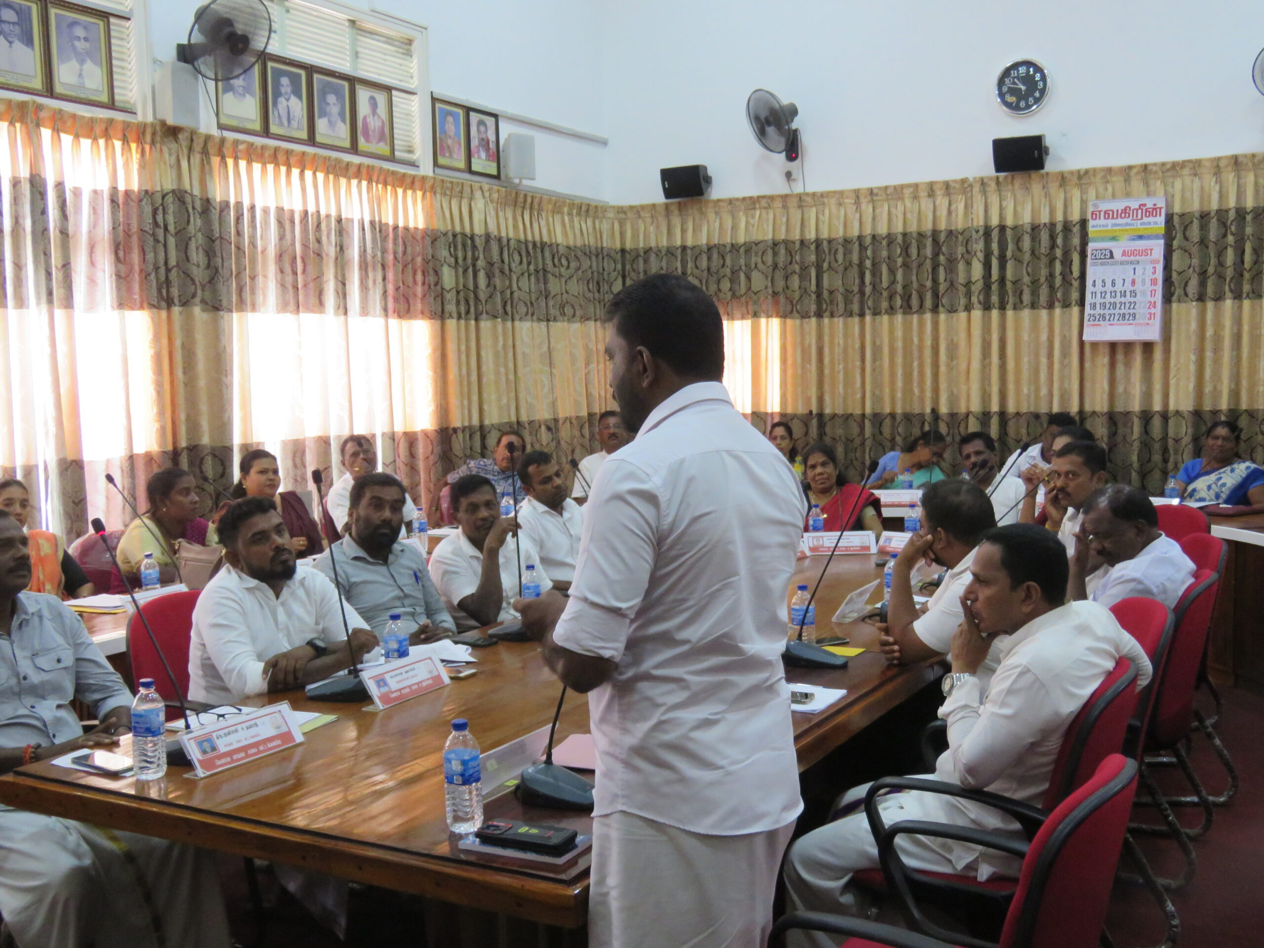 மட்டக்களப்பு மாநகர சபை அமர்வில் ஹர்த்தால் தொடர்பில் அமளிதுமளி.