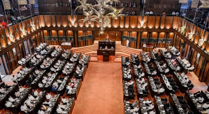 500 முன்னாள் எம்.பிக்களின் ஓய்வூதியம் இரத்தாகும் நிலை.