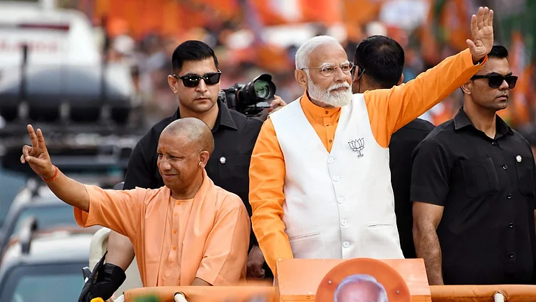 வாரணாசி தேர்தல் மோசடி: ஒரே தந்தைக்கு 50 மகன்கள் என வாக்காளர் பட்டியலில் பதிவு, காங்கிரஸ் அதிர்ச்சி புகார்