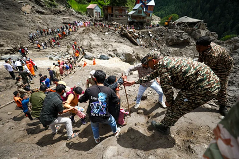 ஜம்மு-காஷ்மீர் வெள்ளம்: உயிரிழப்பு 60 ஆக உயர்வு