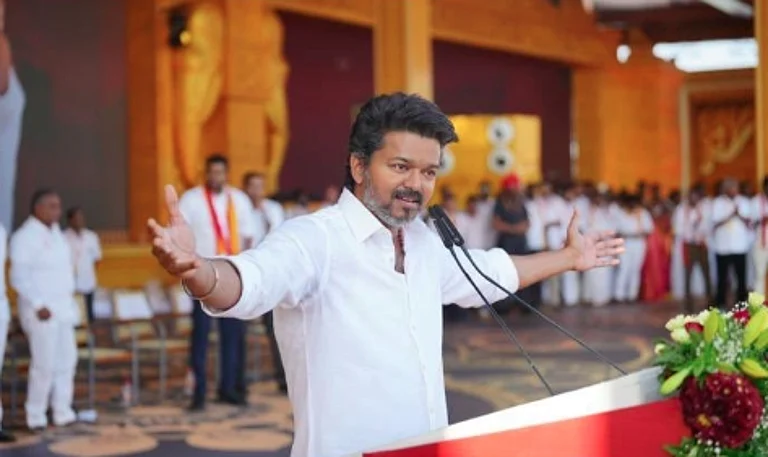 தவெக மாநாடு: மத்திய, மாநில அரசுகளுக்குக் கண்டனம் தெரிவித்து 6 தீர்மானங்கள் நிறைவேற்றம்!