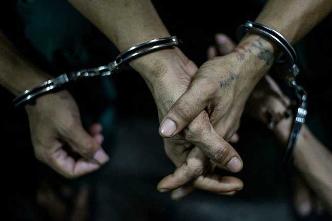 இரட்டைக் கொலை துப்பாக்கிச்சூடு: மூன்று சந்தேகநபர்கள் சிக்கினார்கள்.