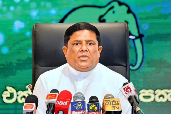 மஹிந்தவுக்கு  உயிராபத்து!  – அவர் பாதுகாக்கப்பட வேண்டும் என அரசிடம் ரணிலின் கட்சி வலியுறுத்து.