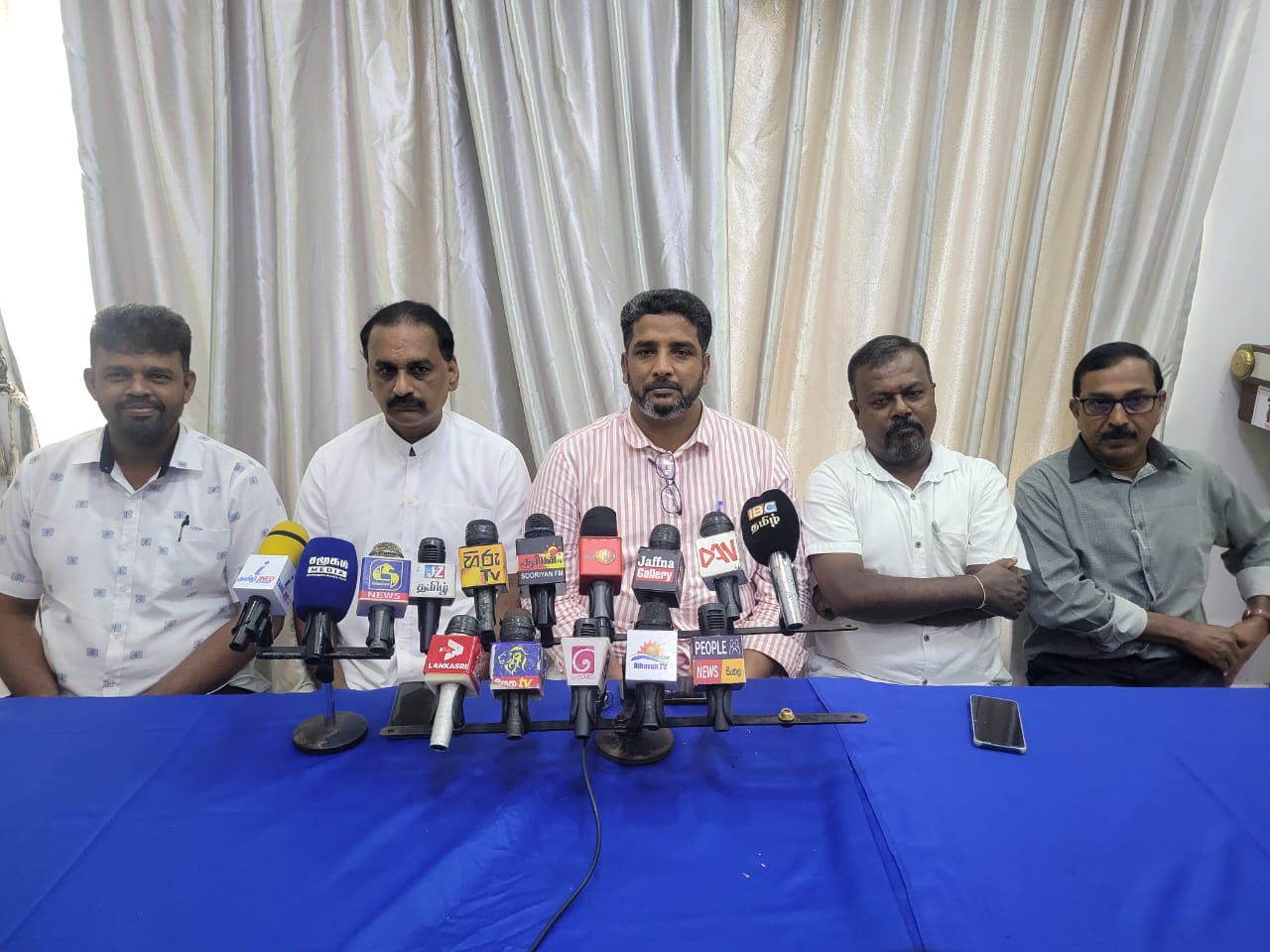 இந்தியாவை மீறி மாகாண முறைமையை எவராலும் இல்லாது செய்துவிட முடியாது!  வடக்கின் முன்னாள் உறுப்பினர்கள் கூட்டாகத் தெரிவிப்பு.