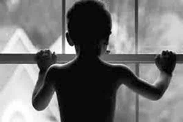 நாமக்கல்லில் கொடூரக் கொலை; கல்லூரி மாணவரை கழுத்து அறுத்து கொன்ற 2 சிறுவர்கள்!