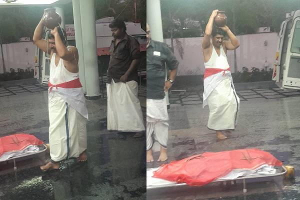 கேரளாவில் மத நல்லிணக்கம்: உயிரிழந்த இந்துப் பெண்ணுக்கு இறுதிச் சடங்கு செய்த இஸ்லாமியர்!