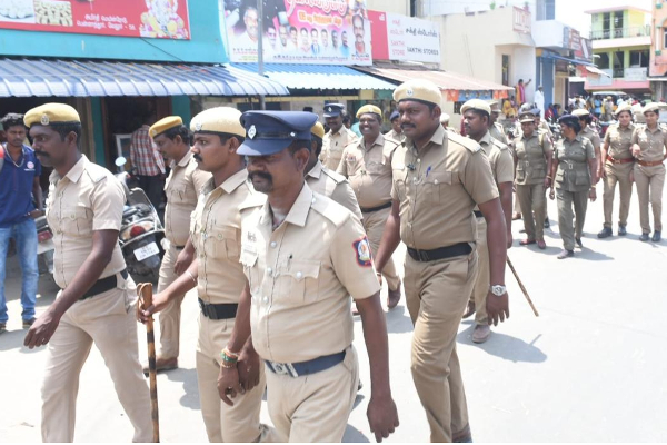 பட்டப்பகலில் பயங்கரம்: காதலியை திருமணம் செய்ய முயன்ற இளைஞனை வெட்டிக்கொன்ற சிறுவர்கள் – தூத்துக்குடியில் பெரும் பரபரப்பு