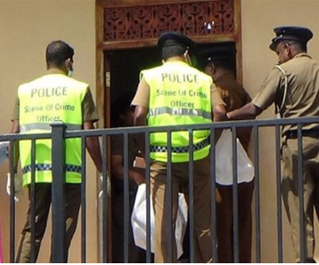 இரத்தக் காயங்களுடன் இரண்டு சடலங்கள் மீட்பு!