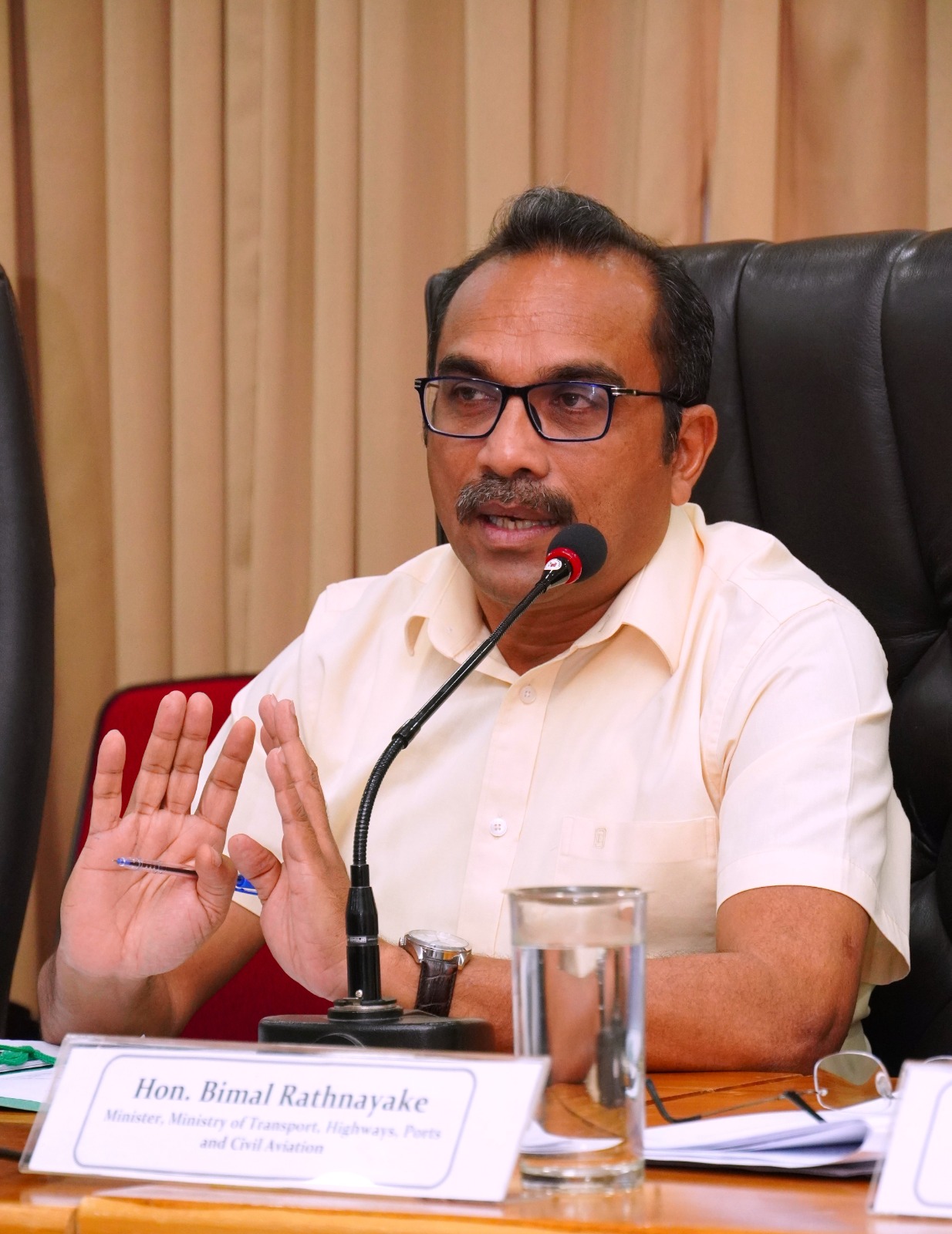 காங்கேசன்துறை துறைமுகத்தை அபிவிருத்தி செய்யவே முடியாது!  அமைச்சர்  பிமல் ரத்நாயக்க அழிச்சாட்டியம் இந்திய அரசு ஒதுக்கிய பணம் போதாதாம்.