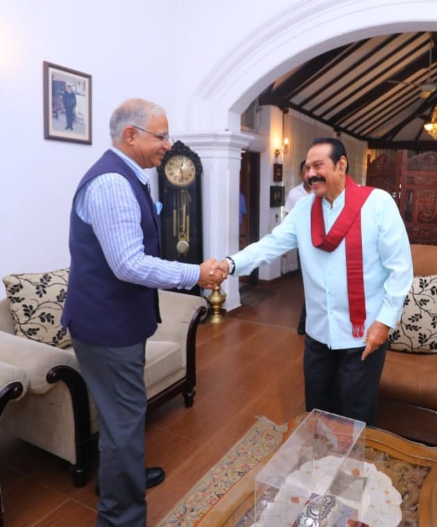 தங்காலை சென்று மஹிந்தவைச் சந்தித்த இந்தியத் தூதுவர்   – இலங்கை அரசியல் நிலவரம் தொடர்பில் பேச்சு.