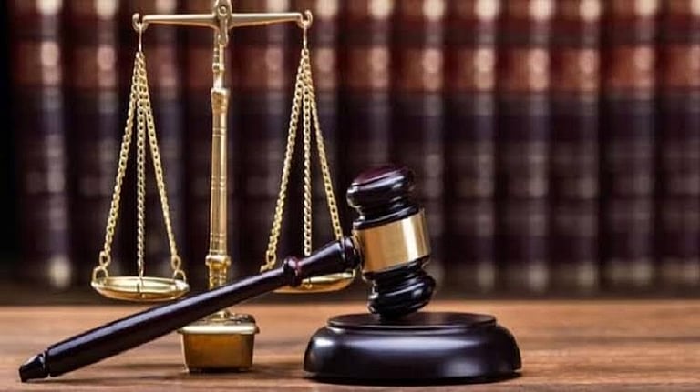 கேரளாவில் அதிர்ச்சி – பொய் வழக்கு; 10 வருடங்கள் போராடி வென்ற பேராசிரியர்!