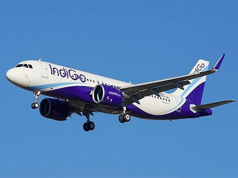 மும்பை – டெல்லி இண்டிகோ விமானத்துக்கு வெடிகுண்டு மிரட்டல்; அவசரமாகத் தரையிறக்கம்!