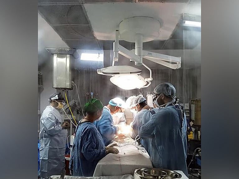 விபத்தில் உயிரிழந்த இளைஞரின் இதயம், 13 வயது சிறுமிக்குப் புதிய வாழ்வு