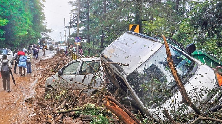உத்தராகண்ட், ஹிமாசலப் பிரதேசத்தில் கனமழை – வெள்ளம் மற்றும் நிலச்சரிவில் சிக்கி 18 பேர் பலி!