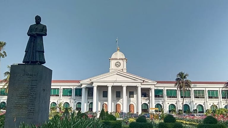 கேரள அரசின் தலைமைச் செயலகத்துக்கு மின்னஞ்சல் மூலம் மர்ம நபர்கள் வெடிகுண்டு மிரட்டல்