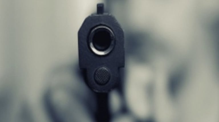 அமெரிக்காவில் இந்தியப் பெண்ணை சுட்டுக் கொன்ற 21 இளைஞர் கைது